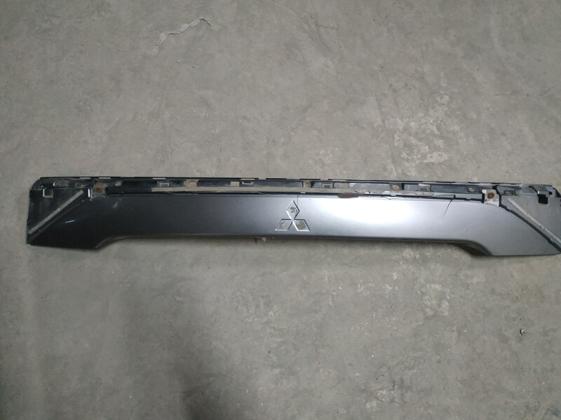 Накладка крышки багажника Mitsubishi Outlander 3  2013 2.4 Бензин Черноморск