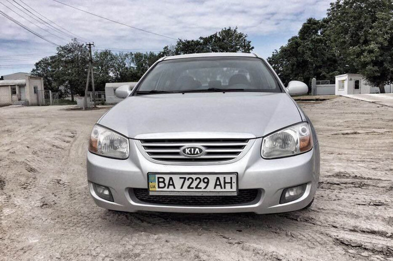 Бампер передний (цвет серый металлик) Kia Cerato  2007 1.6 Бензин 