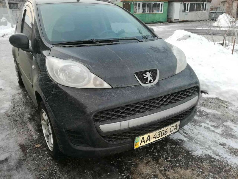 Противотуманные фары Peugeot 107  2011 хэтчбек 1.0 Бензин Киев