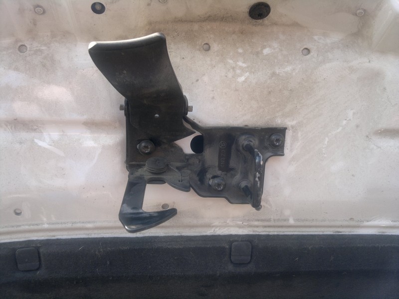 Защелка замка капота Skoda Fabia 2 хетчбек 2011 р.  1.4 л бензин Київ