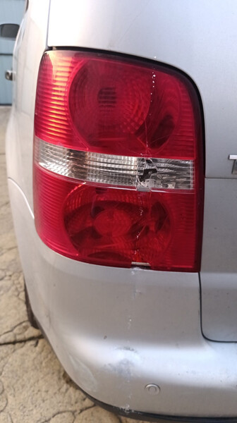 Лівий стоп Volkswagen Touran хетчбек 2003 р.  1.6 л дизель Рівне