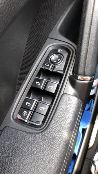 Модуль управления свеклоподъёмниками Porsche Cayenne  2011 5.0 Бензин 