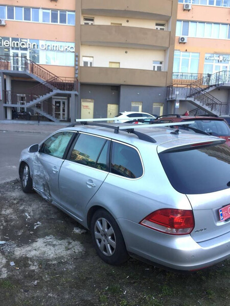 Двери передние Volkswagen Golf 5 универсал 2007 г.  2.0 л дизель Ровно