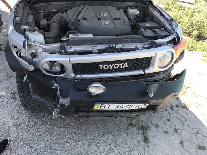 Бампер передній Toyota FJ Cruiser  2008 4.0 Бензин 