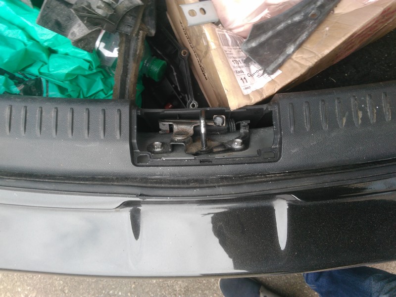 Накладка замка багажника Mazda 6  2008 2.0 Бензин Киев