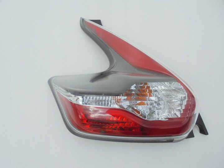 Ліхтар задній Nissan Juke  2017 2.0 Бензин 