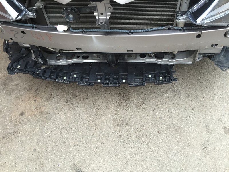 Зашита заводская Toyota Auris  2013 хетчбек 1.6 Бензин 