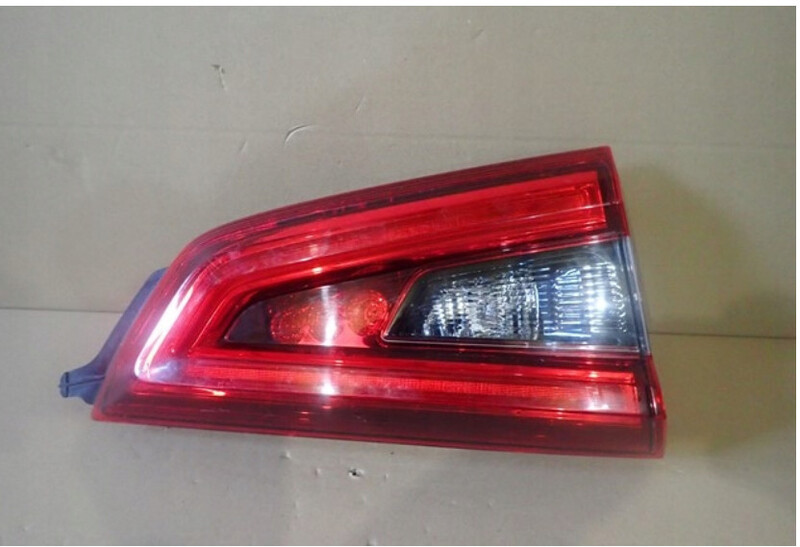 Фонарь задний левый внутренний Nissan Qashqai J11  2017 2.0 Бензин Киев