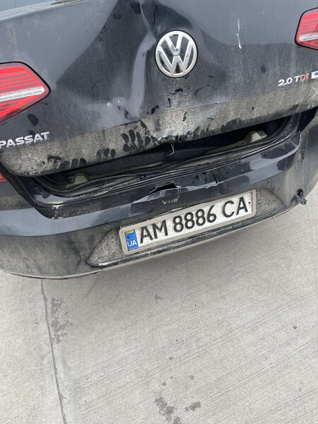 Задній бампер (верхня частина бамперу) Volkswagen Passat B8  2015 2.0 Бензин 