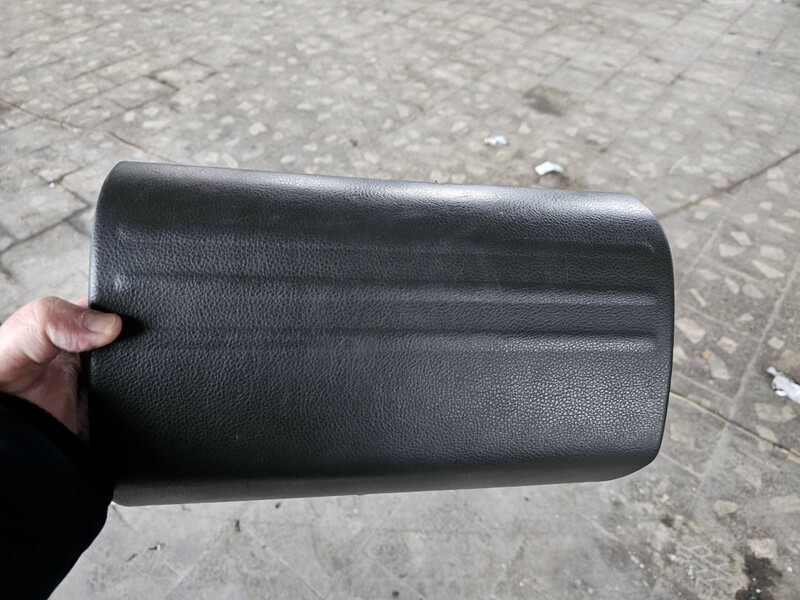 Бардачок верхній Nissan X-Trail T30  2004 1.0 Дизель 