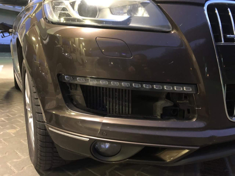 Решетка бампера, дхо (правая сторона) Audi Q7 Typ 4L 2014 универсал 3.0 Дизель Киев