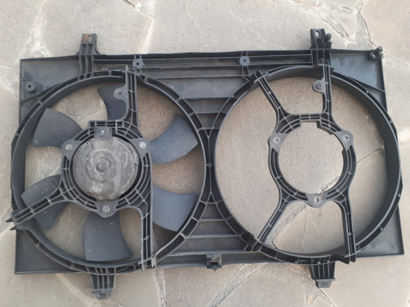 Вентилятор радіатора Nissan Almera Tino універсал 2002 р.  2.0 л бензин Київ