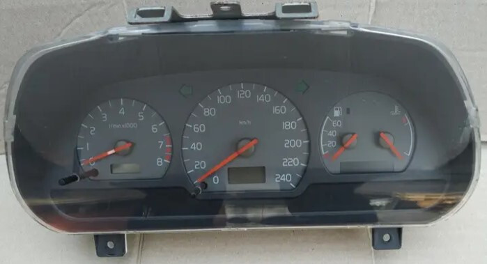 Щиток приборов Volvo V40  1998 универсал 1.8 Бензин Киев