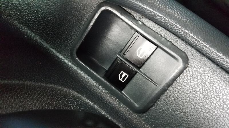 Кнопки стеклоподъемников Skoda Fabia 2  2011 хэтчбек 1.4 Бензин Николаев