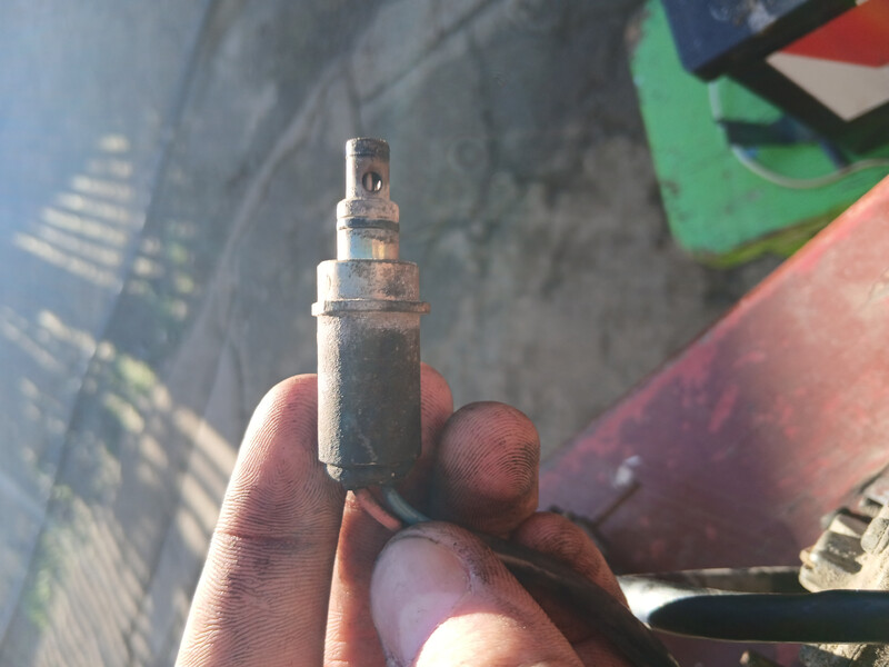 Электромагнитный клапан холостого хода Mitsubishi Lancer  1988 хетчбек 1.5 Бензин 