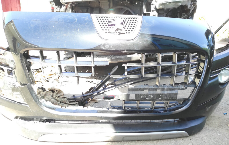 Бампер передний в сборе Peugeot 3008  2013 1.6 Дизель Винница