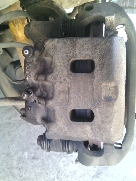 Тормозной суппорт передний правый Toyota Town Ace Model-F 1989 2.0 Бензин Бахмут