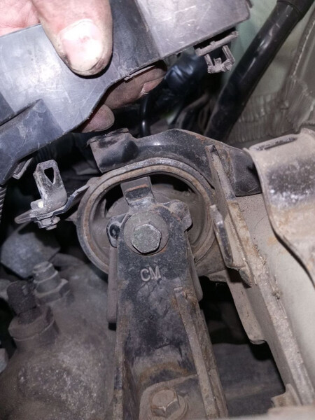 Саленблок подушки коробки Toyota Avensis  2004 універсал 2.0 Дизель 