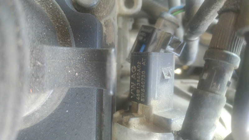 Датчик в топливной рейке Volkswagen Caddy 3  2012 1.6 Дизель 