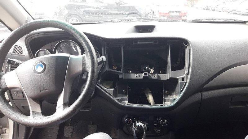 Штатная магнитола и воздуховоды Geely GC5  2012 хэтчбек 1.6 Бензин Днепр