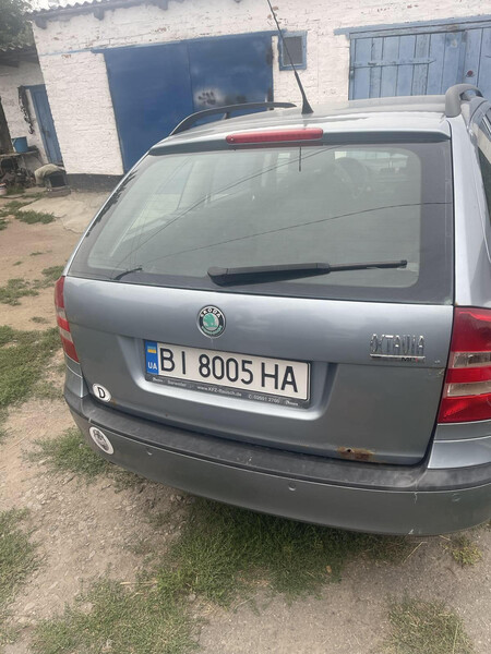 Дверь багажника 1Z9827023A   Skoda Octavia Tour