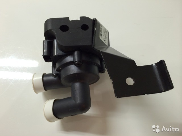 Додаткова водяна помпа BMW 5 Series  2011 3.0 Бензин Львів