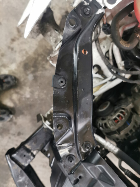 Кріплення фари правої Volkswagen Polo 5  2016 1.6 Бензин Козятин