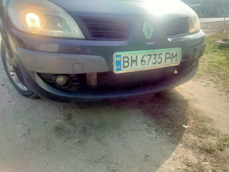 Бампер передний Renault Scenic 2 универсал 2006 г.  1.9 л дизель Николаев
