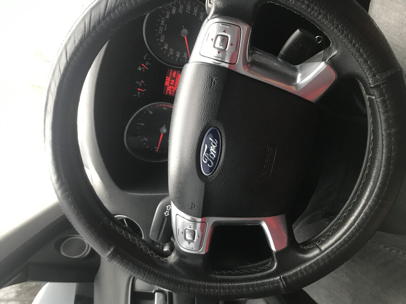 Руль Ford Mondeo 4 универсал 2010 г.  1.8 л дизель