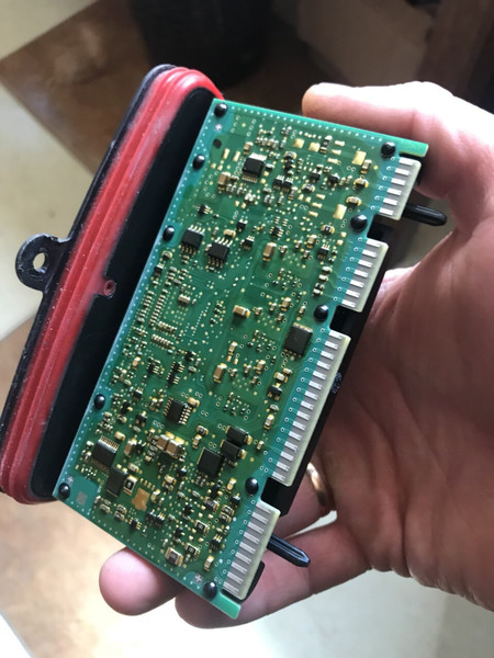 Блок розжига ксенона 63117408422   BMW 5 Series