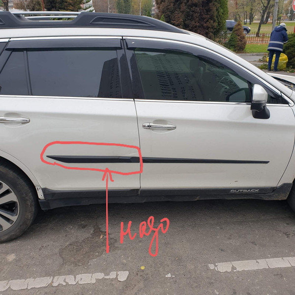 Молдинг двері Subaru Outback  2018 2.5 Бензин 