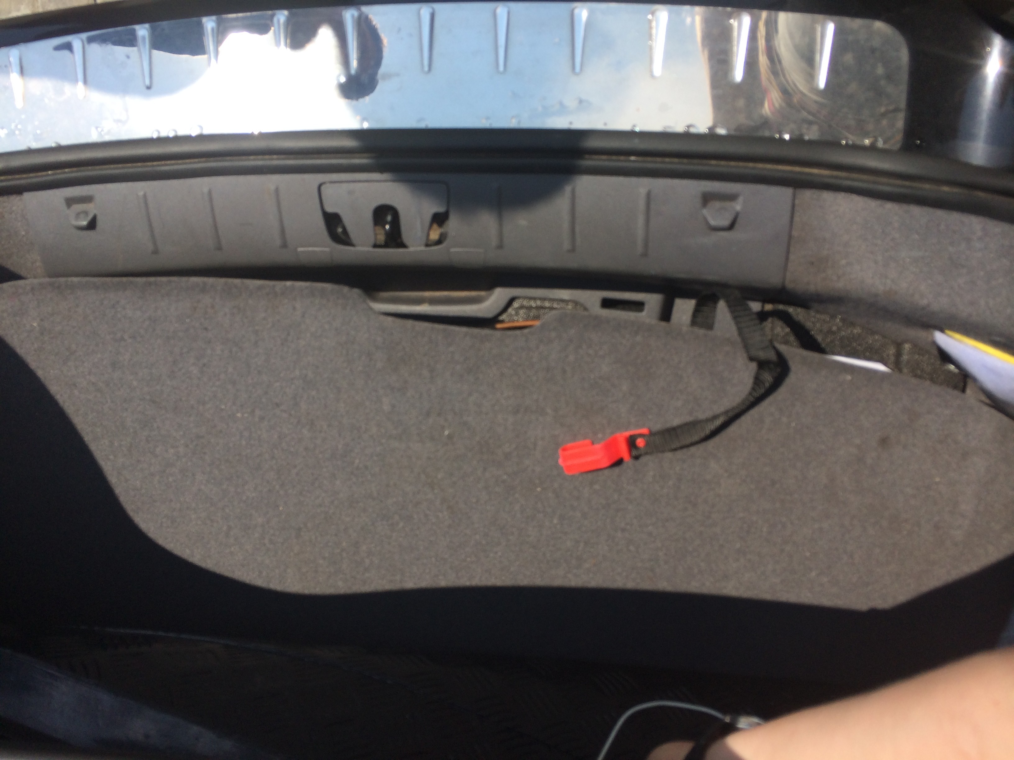 Крышка запаски в багажник Volvo S40  2009 1.6 Бензин Киев