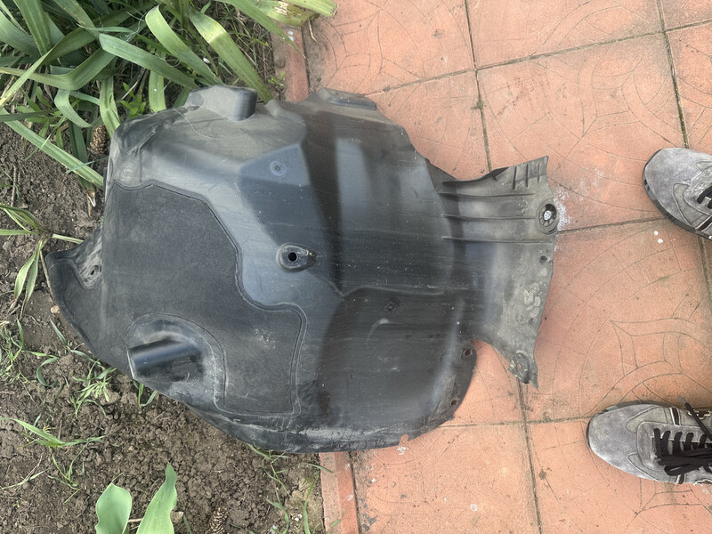 Подкрылок передний левый Tesla Model 3  2023 62.0 Электро Одесса