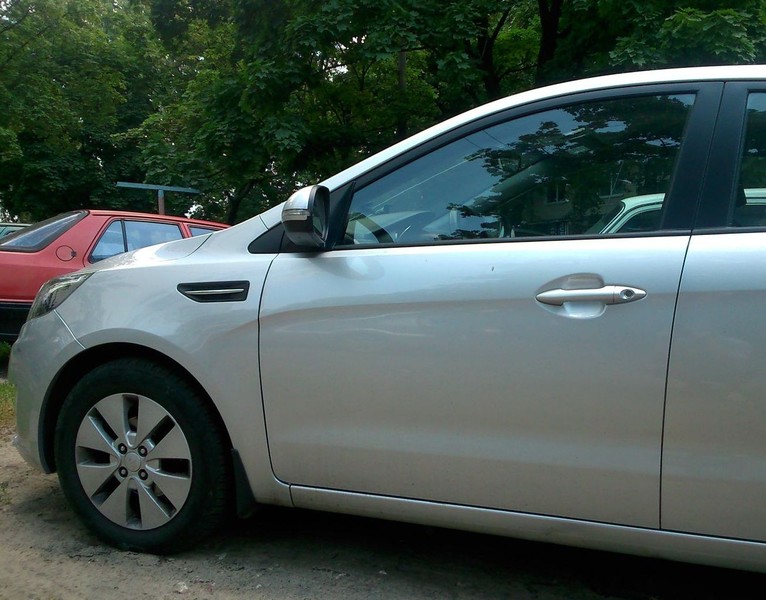 760044Y000 Дверь (прав. передняя) Kia Rio 3 2012 г.  1.6 л бензин Киев
