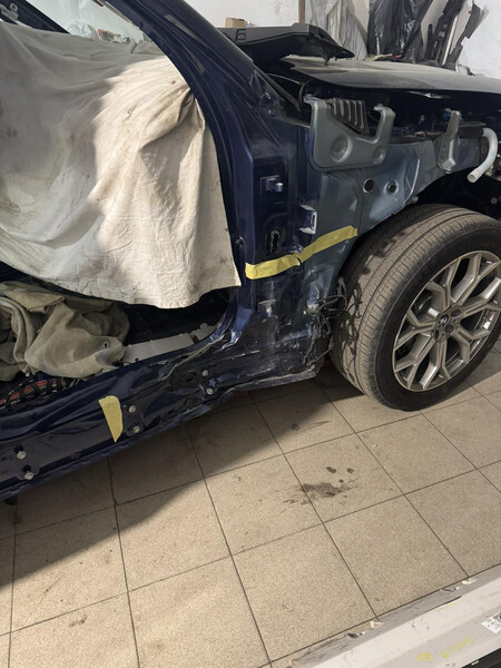 Передня права четверть (стойка,поріг) BMW X5  2019 3.0 Бензин Киев