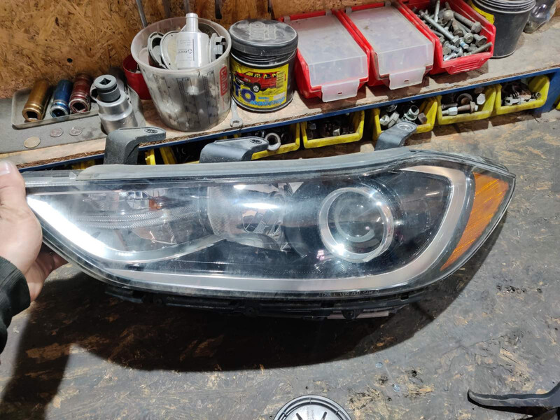 Фара Hyundai Elantra Limited 2016 р.  2.0 л бензин Бровари