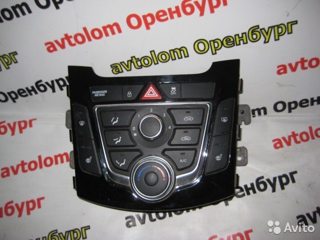 Блок управління обігрівачем Hyundai i30  2013 1.4 Бензин 