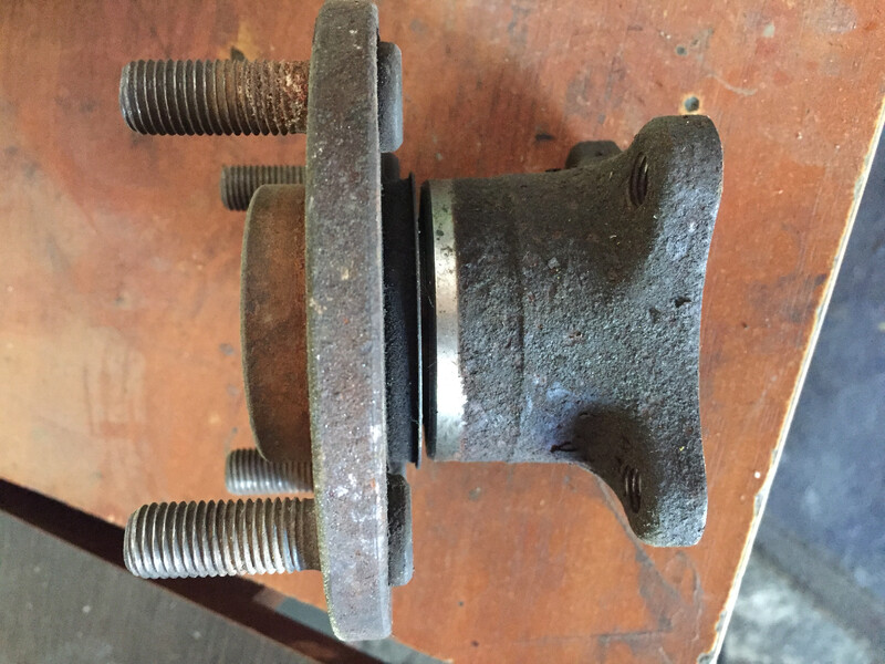 Ступица колеса задняя Chevrolet Geo Storm  1991 купе 1.6 Бензин Одесса