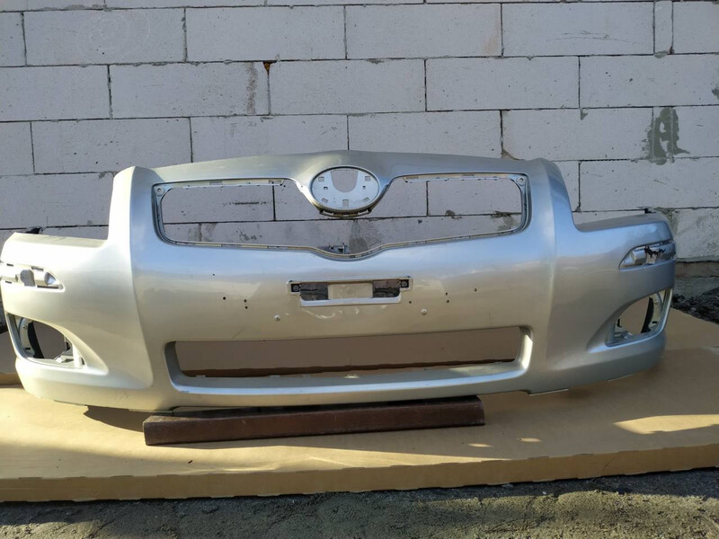 Бампер передній Toyota Avensis  2006 1.8 Бензин 