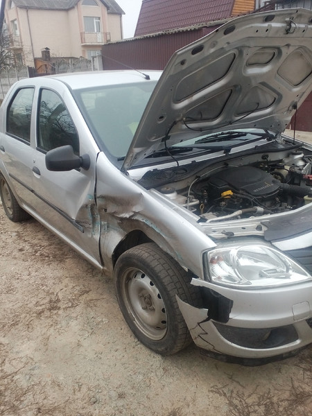 Дверь передняя Renault Logan 2011 г.  1.6 л бензин Чернигов