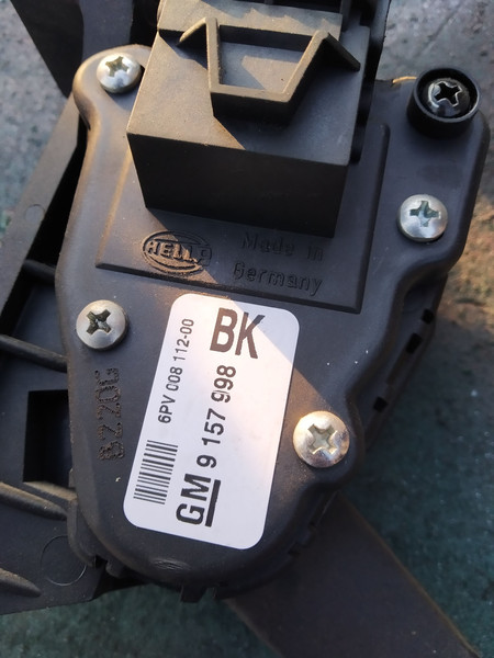 Педаль газа 9157998   Opel Astra