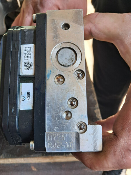 Блок ABS Nissan X-Trail T31  2012  Дизель Хмельницкий