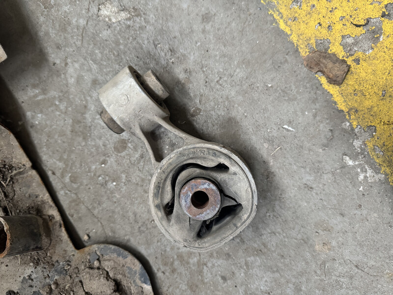 Подушка КПП задня Honda CR-V 3  2008 Суми