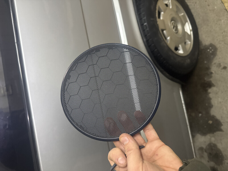 Сітка на динамік Volkswagen Caravelle  2003 2.5 Дизель Чернигов