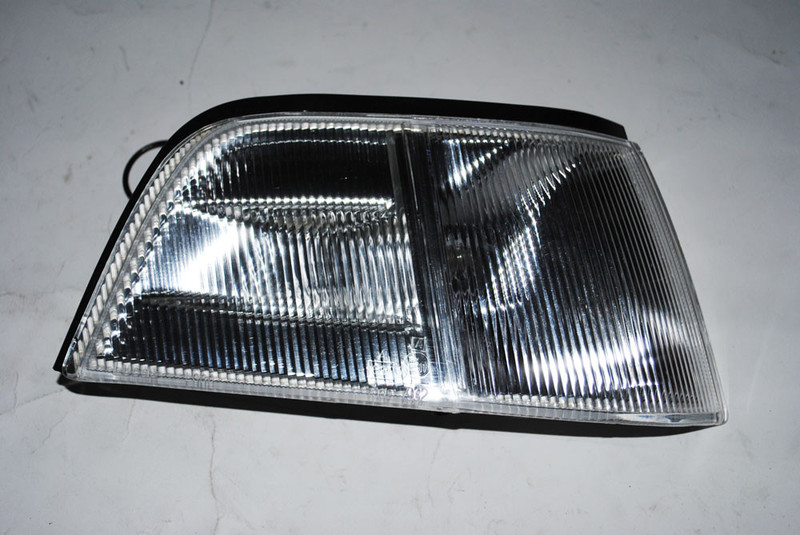 Фара габаритного света правая 33600SG9E02   Honda Legend