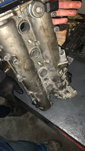 Клапанная крышка с распредвалами 1.6 fsi Volkswagen Jetta 6  2014 1.6 Бензин Одесса