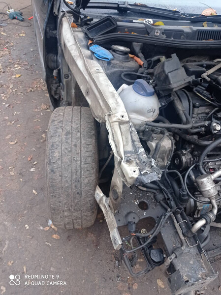 Внутренняя арка правого крыла Volkswagen Bora  2001 1.6 Бензин 