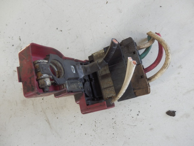 Клема плюсовая с предохранителями Nissan Micra k12 2006 хетчбек 1.4 Бензин 