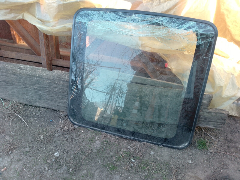 Стекло люка Subaru Forester SG  2007 универсал 2.5 Бензин Каменка