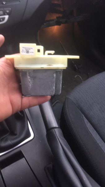 Регостат печки Renault Laguna 3  2009 хетчбек 1.5 Дизель 